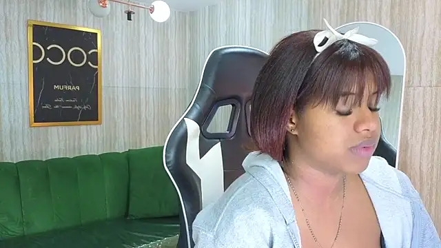 Snapshot of abby1_t_ chatting on October 2, 2025, 2:51 am abby1 t  online show from October 2, 2025, 2:51 am