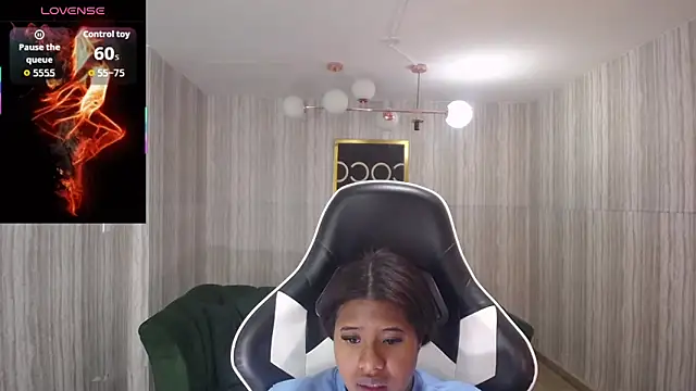 Snapshot of abby1_t_ chatting on October 7, 2025, 2:42 am abby1 t  online show from October 7, 2025, 2:42 am