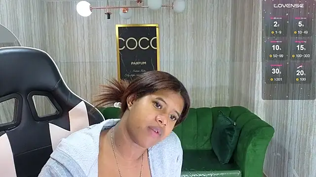 Snapshot of abby1_t_ chatting on October 25, 2025, 2:41 am abby1 t  online show from October 25, 2025, 2:41 am