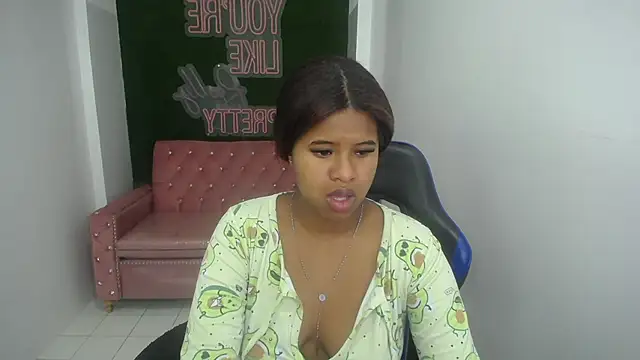 Snapshot of abby1_t_ chatting on October 26, 2025, 12:22 pm abby1 t  online show from October 26, 2025, 12:22 pm