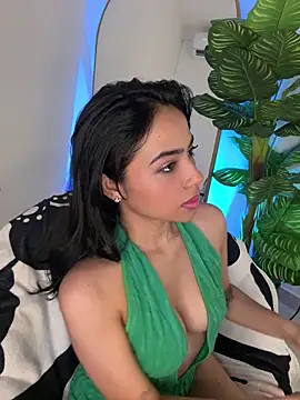  Emily Thompson  online show from March 14, 2026, 11:04 am