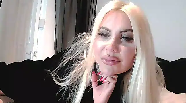 Chloe-Savage online show from March 18, 2025, 12:05 am