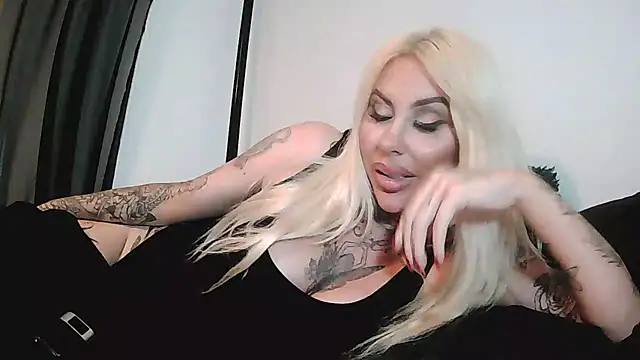 Chloe-Savage online show from March 19, 2025, 12:04 am