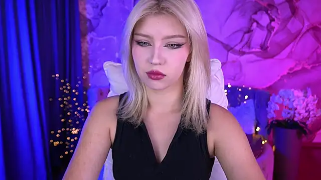 Snapshot of SelenaIris chatting on September 18, 2025, 7:32 am SelenaIris online show from September 18, 2025, 7:32 am