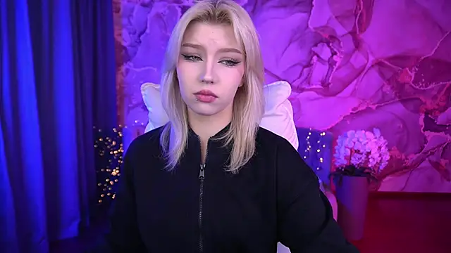 Snapshot of SelenaIris chatting on October 2, 2025, 7:04 am SelenaIris online show from October 2, 2025, 7:04 am