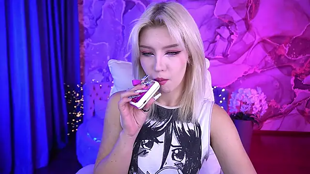 Snapshot of SelenaIris chatting on October 8, 2025, 6:44 am SelenaIris online show from October 8, 2025, 6:44 am