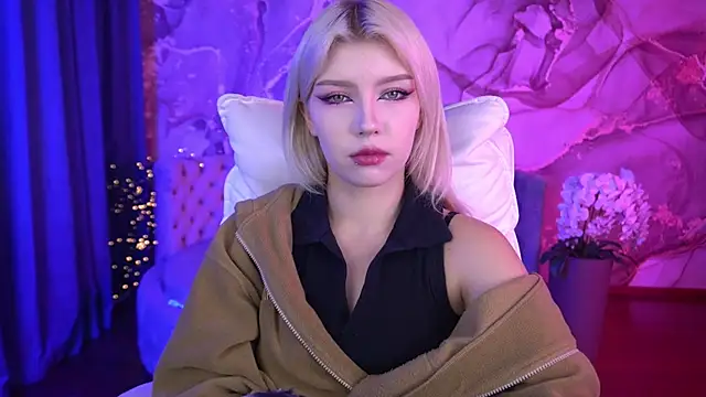 Snapshot of SelenaIris chatting on October 11, 2025, 7:29 am SelenaIris online show from October 11, 2025, 7:29 am