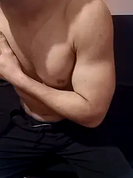 Snapshot of LucianDraven chatting on March 8, 2025, 4:56 am LucianDraven online show from March 8, 2025, 4:56 am