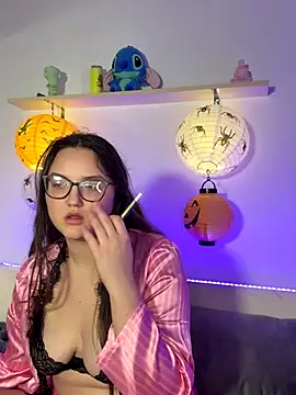 Snapshot of MiraLuccian chatting on October 14, 2025, 7:47 pm MiraLuccian online show from October 14, 2025, 7:47 pm