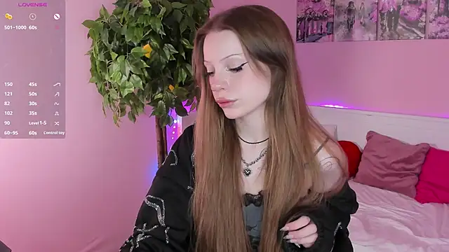 Heydoraa  online show from October 10, 2025, 11:20 am