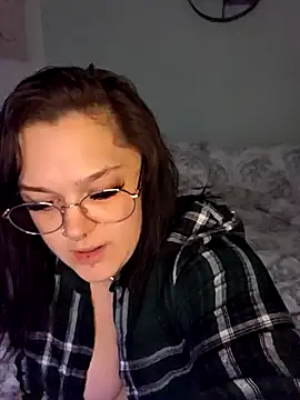 Saucy-Serenity online show from September 23, 2025, 7:39 pm