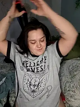 Saucy-Serenity online show from January 8, 2026, 7:49 pm