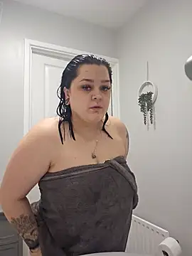 Saucy-Serenity online show from February 14, 2026, 1:41 pm