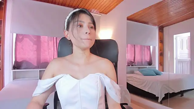 Catalina Santhana online show from March 21, 2025, 3:24 pm