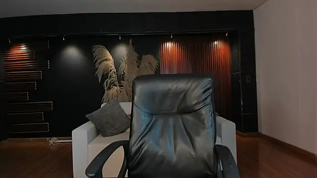 Catalina Santhana online show from September 16, 2025, 6:20 pm