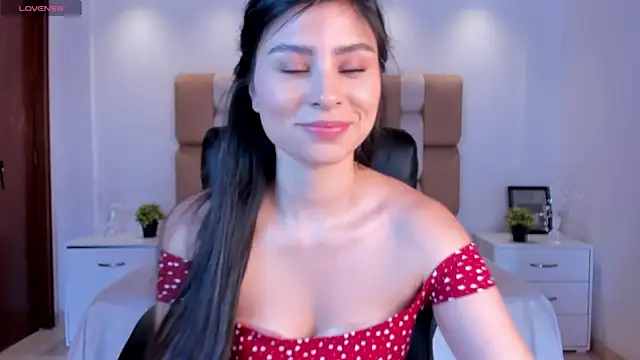 Catalina Santhana online show from September 17, 2025, 6:31 pm