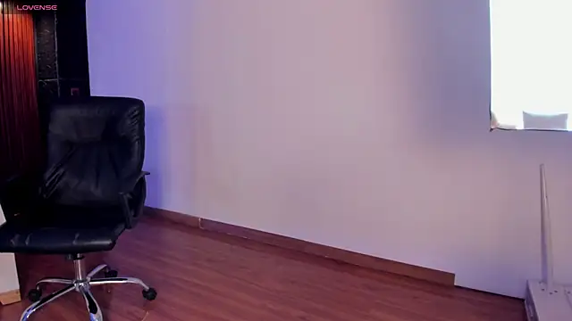 Catalina Santhana online show from September 30, 2025, 7:08 pm