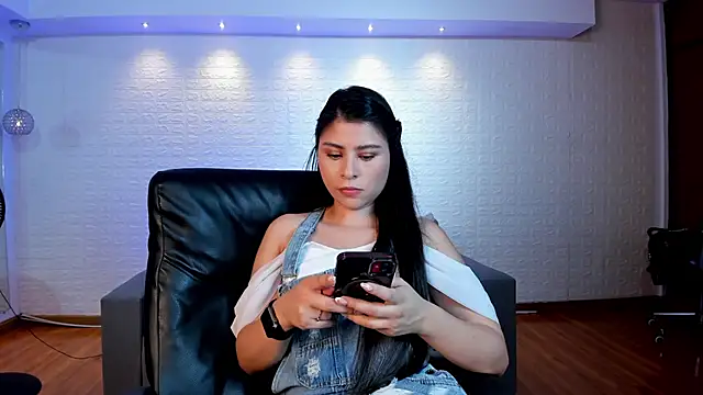 Catalina Santhana online show from October 18, 2025, 6:08 pm