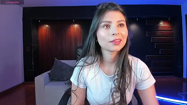 Catalina Santhana online show from October 24, 2025, 6:26 pm