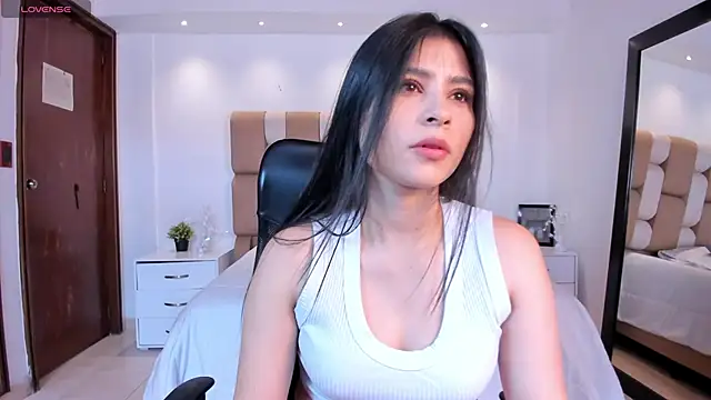 Catalina Santhana online show from October 29, 2025, 5:58 pm