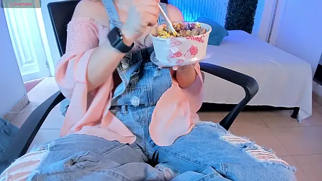 Catalina Santhana online show from October 30, 2025, 6:41 pm