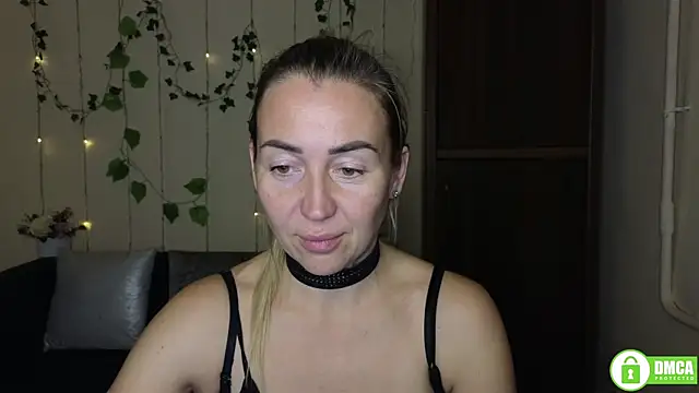 Kiss julli88I online show from November 3, 2025, 6:31 pm