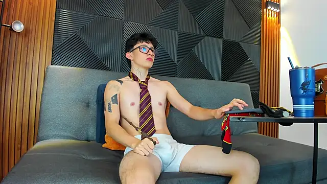 Snapshot of troy_rouge chatting on March 23, 2025, 1:20 am troy rouge online show from March 23, 2025, 1:20 am
