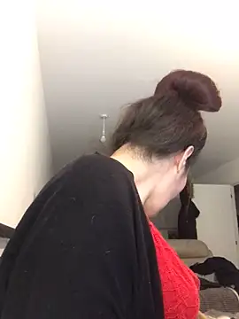 Curvy-Essex-Milf online show from October 12, 2025, 11:09 am