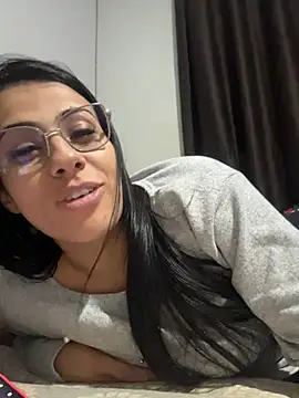 jheicylli online show from June 14, 2026, 2:24 am