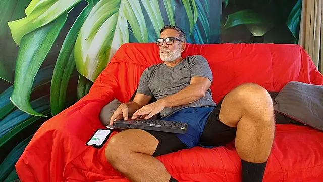 LukeCrews online show from September 25, 2025, 7:17 pm