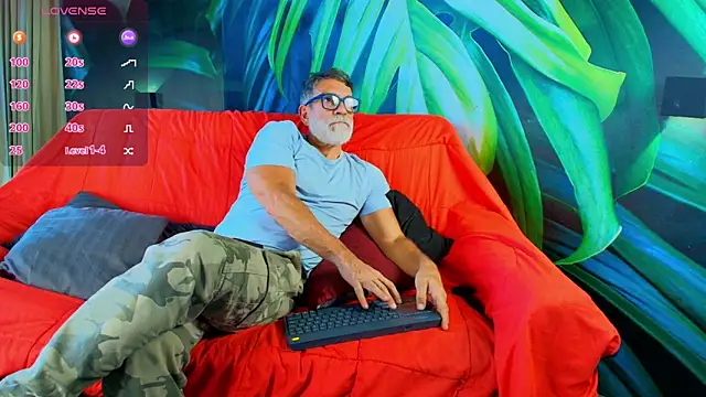 LukeCrews online show from September 29, 2025, 7:19 pm