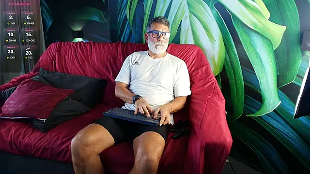 LukeCrews online show from October 2, 2025, 7:10 pm