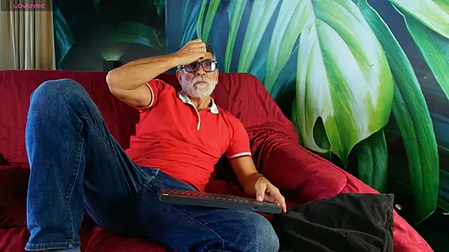 LukeCrews online show from October 6, 2025, 6:27 pm