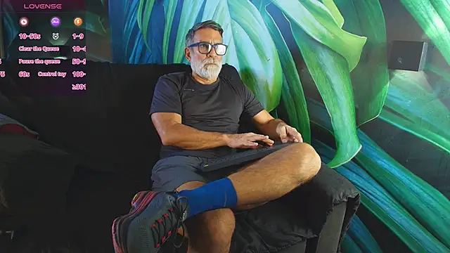 LukeCrews online show from October 9, 2025, 7:34 pm