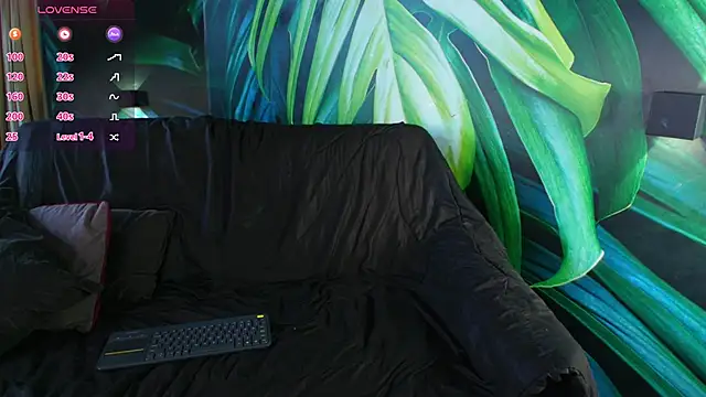 LukeCrews online show from October 10, 2025, 6:51 pm