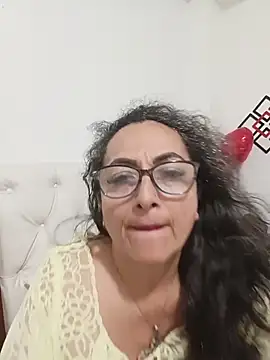 AlessandraLeroy online show from July 8, 2026, 1:43 am