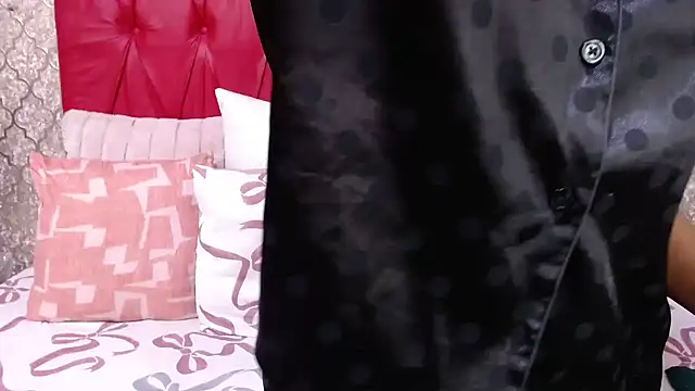 Snapshot of BondiBitch chatting on September 24, 2025, 8:23 pm BondiBitch online show from September 24, 2025, 8:23 pm