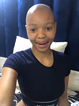 Snapshot of BondiBitch chatting on October 27, 2025, 9:30 pm BondiBitch online show from October 27, 2025, 9:30 pm