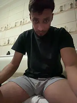 Pennys19CM online show from March 5, 2025, 8:42 pm