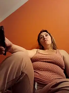 Luna-nevada online show from November 1, 2025, 11:12 am