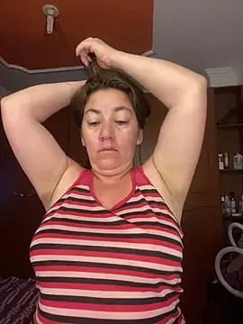 Luna-nevada online show from February 2, 2026, 10:25 am