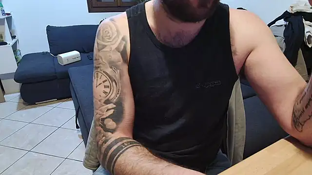 maialinofriuli online show from February 9, 2026, 8:35 pm