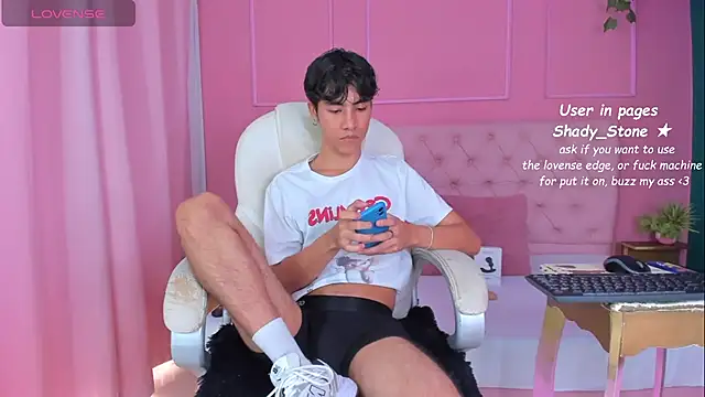 Snapshot of SHADY_STONE chatting on September 17, 2025, 9:05 pm SHADY STONE online show from September 17, 2025, 9:05 pm