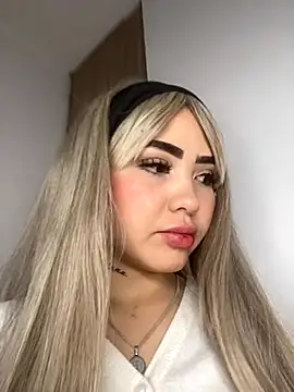 Snapshot of Mia_cullen_ chatting on October 12, 2025, 1:48 am Mia cullen online show from October 12, 2025, 1:48 am