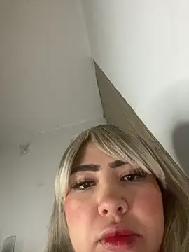 Snapshot of Mia_cullen_ chatting on October 25, 2025, 2:19 am Mia cullen online show from October 25, 2025, 2:19 am