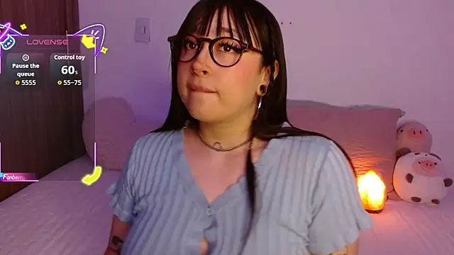 Oliviargf online show from September 22, 2025, 2:24 am