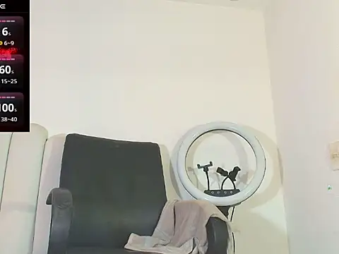 Snapshot of Keeitlin chatting on November 1, 2025, 10:23 pm Keeitlin online show from November 1, 2025, 10:23 pm