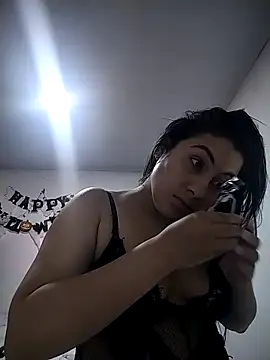 esmeralda jadees online show from October 30, 2025, 8:53 pm