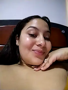 esmeralda jadees online show from May 8, 2026, 1:16 pm