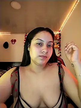 esmeralda jadees online show from May 9, 2026, 8:25 pm